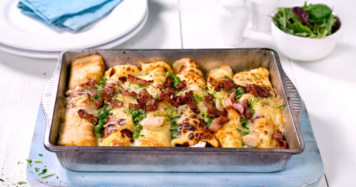Pancakes au gratin with chicken