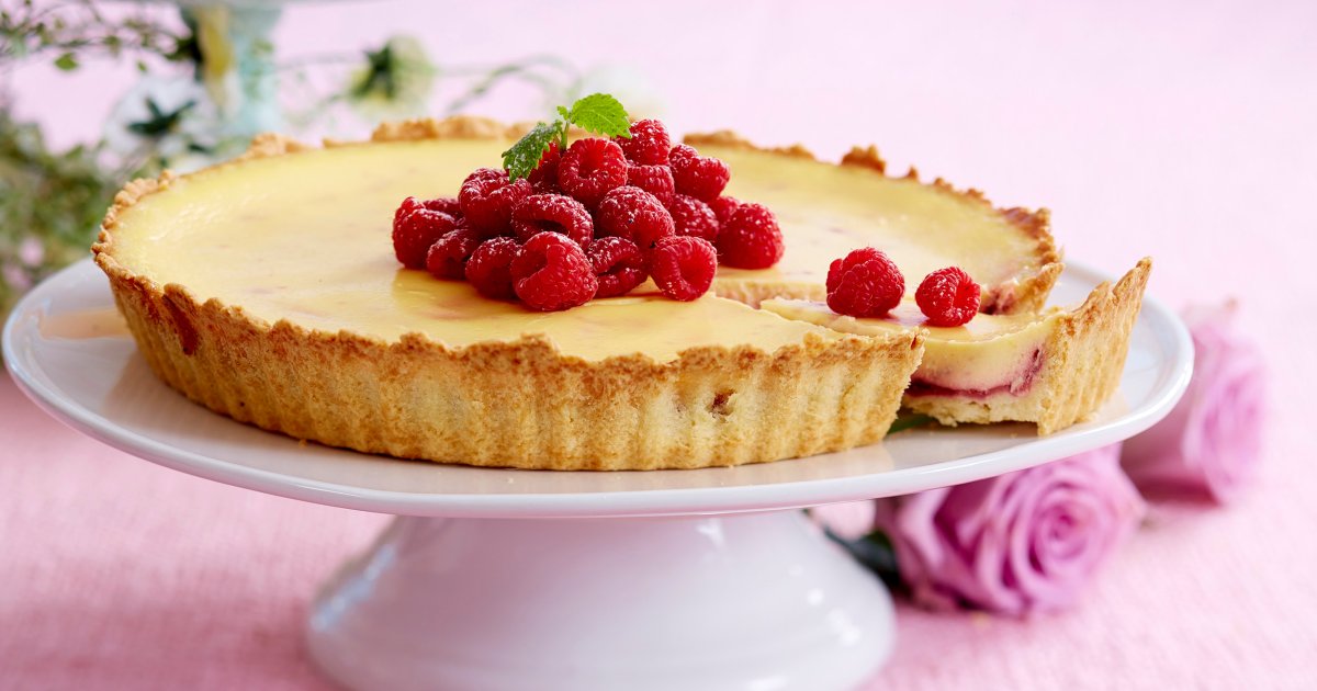 Cheesecake with fresh berries