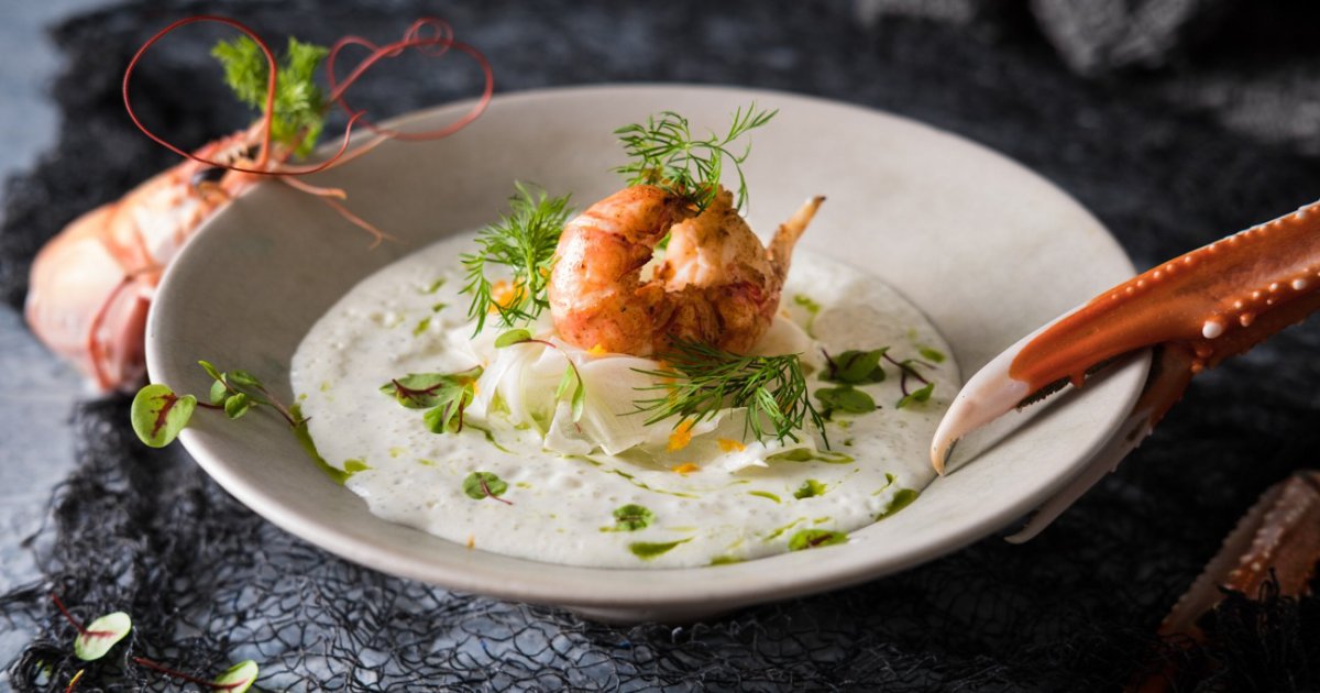 Poached langoustines with Snøfrisk® onion sauce